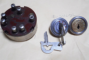 同メーカー部品なので組替えで正規品に