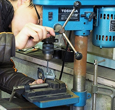 純正の燃料ポンプを加工中、勿体無い？