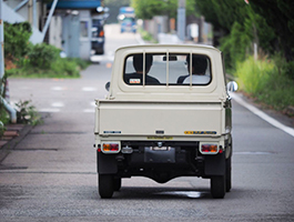 大人2人で乗ると互いの距離が近いです